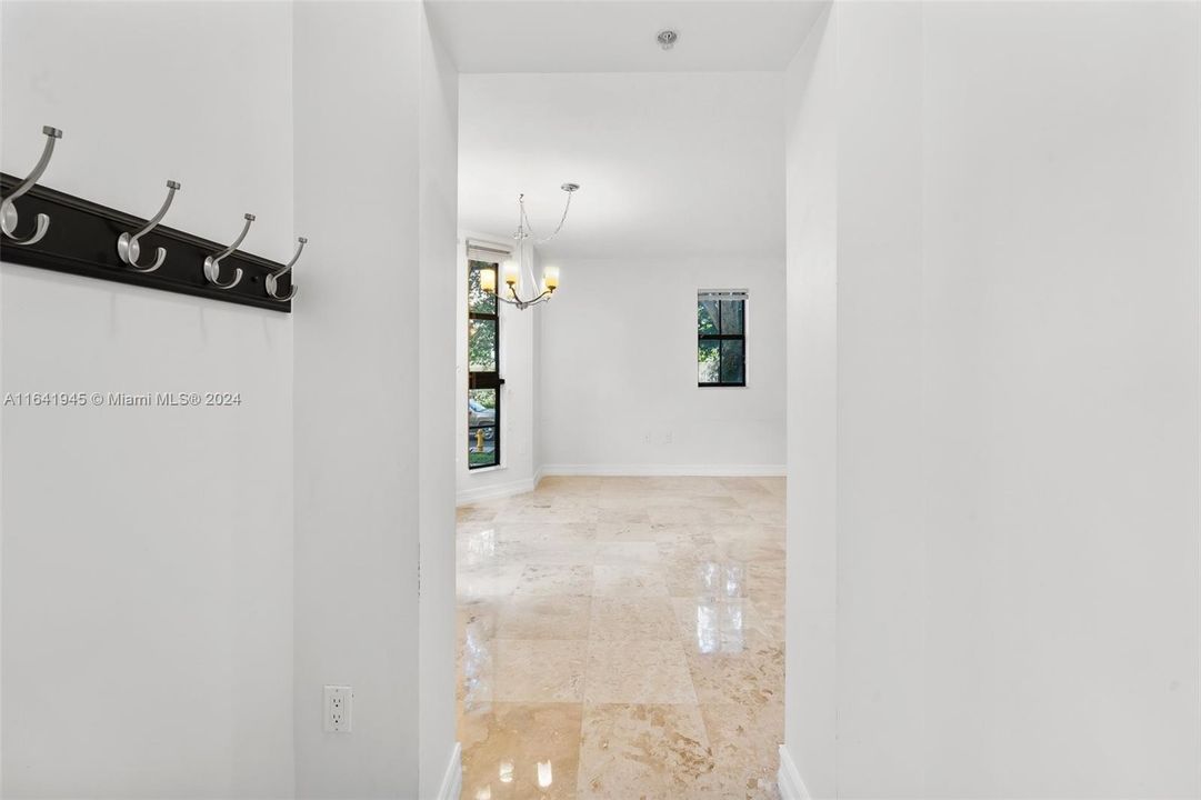 Recently Sold: $985,000 (3 beds, 3 baths, 1664 Square Feet)