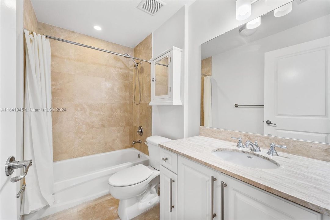 Recently Sold: $985,000 (3 beds, 3 baths, 1664 Square Feet)