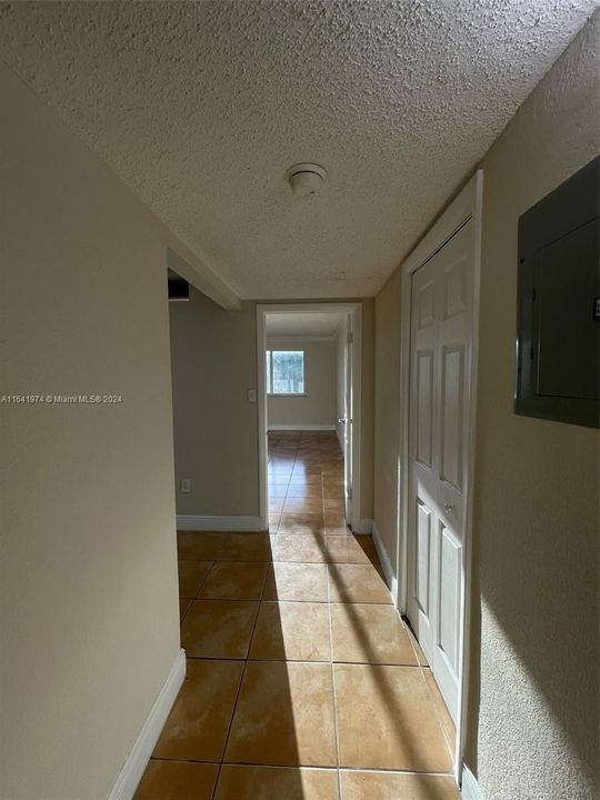 For Rent: $1,750 (1 beds, 1 baths, 429 Square Feet)