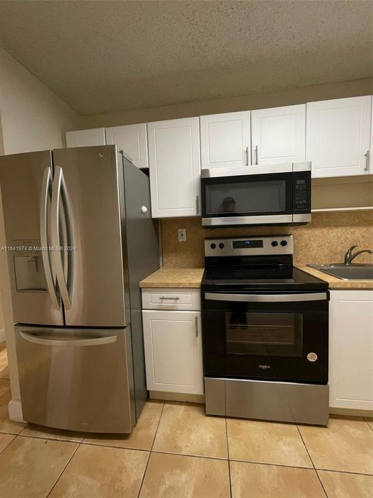 For Rent: $1,750 (1 beds, 1 baths, 429 Square Feet)