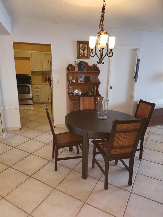 En Venta: $729,000 (2 camas, 2 baños, 1100 Pies cuadrados)