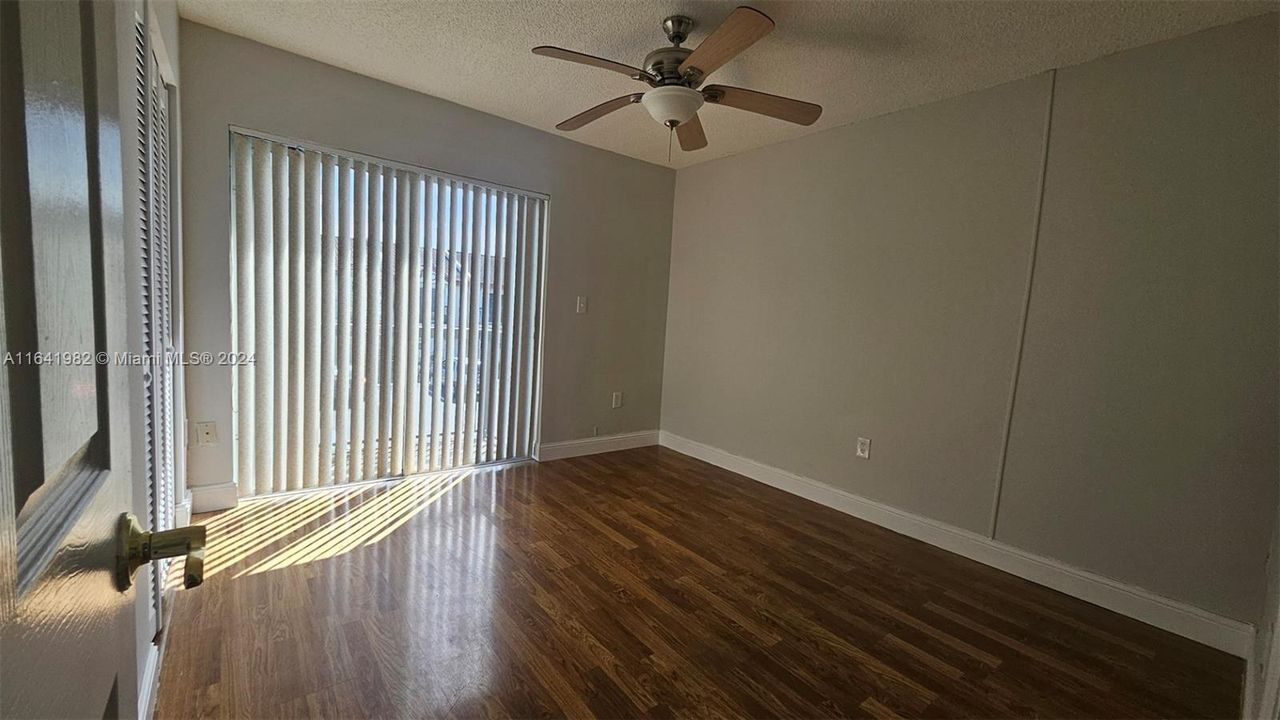 Active With Contract: $2,500 (2 beds, 2 baths, 1100 Square Feet)