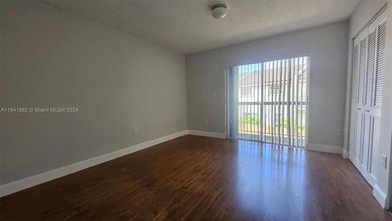 Active With Contract: $2,500 (2 beds, 2 baths, 1100 Square Feet)