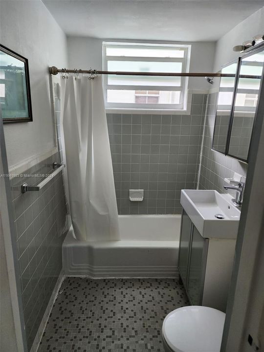 最近租的: $1,550 (0 贝兹, 1 浴室, 402 平方英尺)