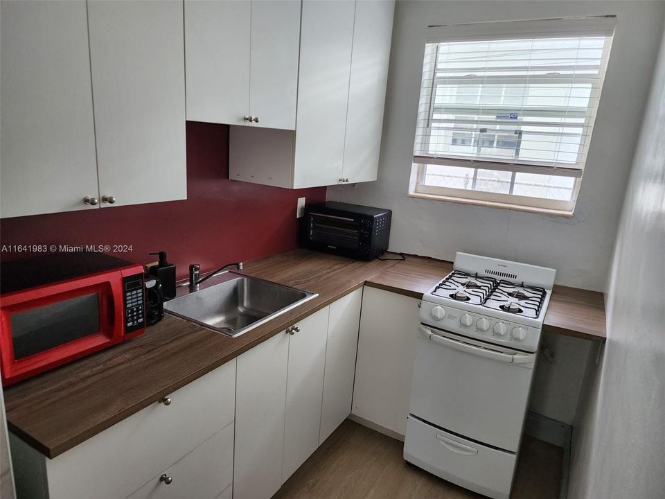 最近租的: $1,550 (0 贝兹, 1 浴室, 402 平方英尺)