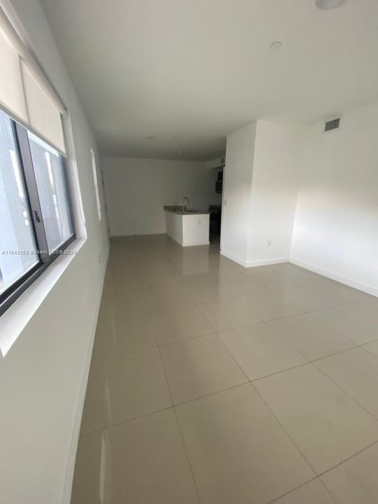 Recently Rented: $2,650 (3 beds, 2 baths, 1240 Square Feet)