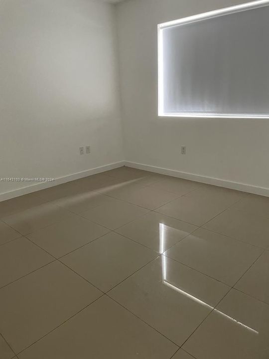 Recently Rented: $2,650 (3 beds, 2 baths, 1240 Square Feet)