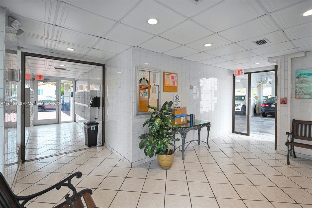 Recently Rented: $2,200 (1 beds, 1 baths, 794 Square Feet)