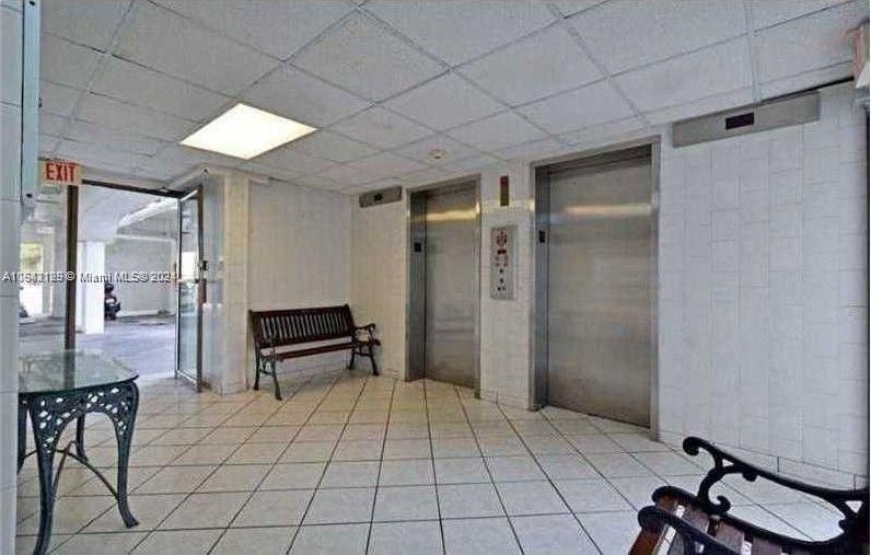 Recently Rented: $2,200 (1 beds, 1 baths, 794 Square Feet)