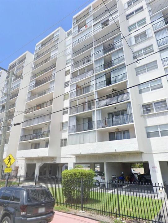 Recently Rented: $2,200 (1 beds, 1 baths, 794 Square Feet)