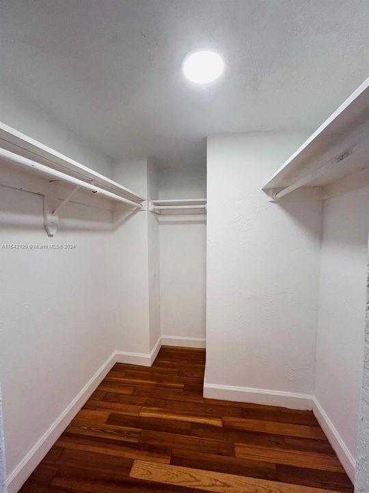 Recently Rented: $2,200 (1 beds, 1 baths, 794 Square Feet)