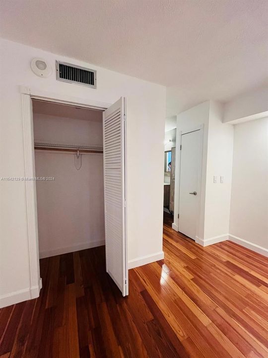 Recently Rented: $2,200 (1 beds, 1 baths, 794 Square Feet)
