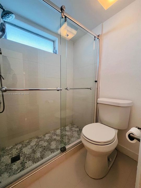 Recently Rented: $2,200 (1 beds, 1 baths, 794 Square Feet)