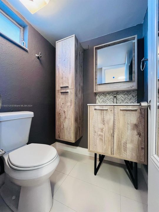 Recently Rented: $2,200 (1 beds, 1 baths, 794 Square Feet)