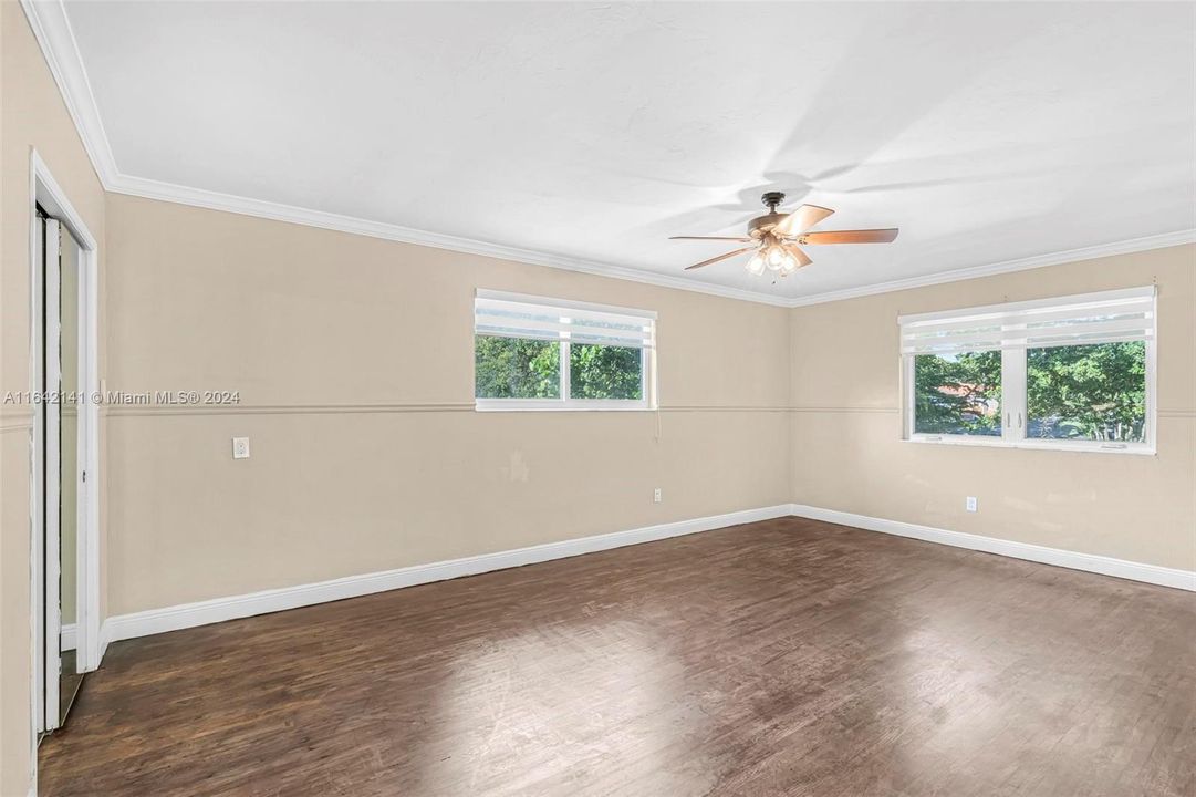 Active With Contract: $6,900 (3 beds, 2 baths, 1812 Square Feet)