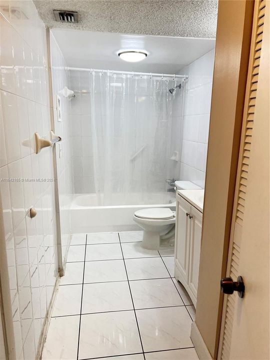 Active With Contract: $1,850 (1 beds, 1 baths, 777 Square Feet)