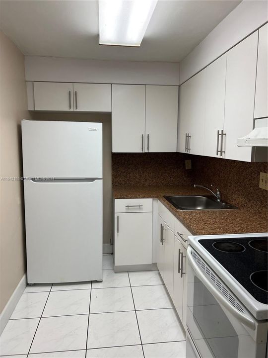 Active With Contract: $1,850 (1 beds, 1 baths, 777 Square Feet)