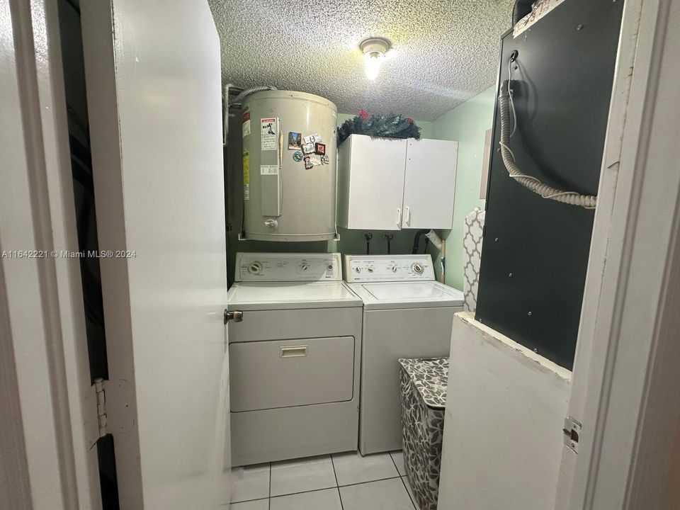 For Sale: $330,997 (2 beds, 2 baths, 900 Square Feet)