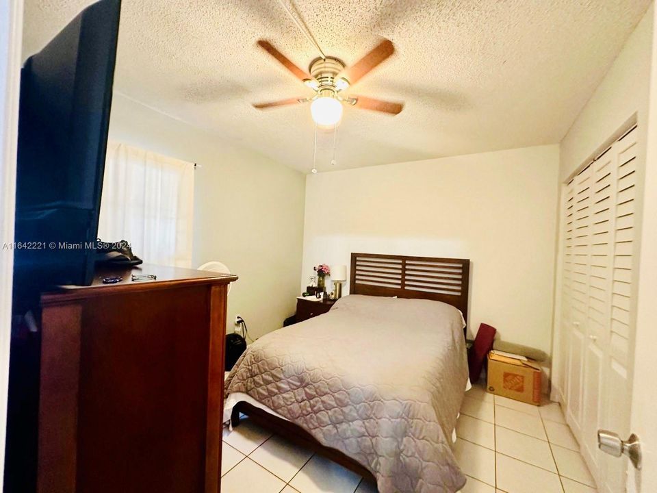 For Sale: $330,997 (2 beds, 2 baths, 900 Square Feet)