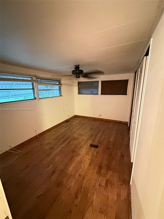 Active With Contract: $2,100 (3 beds, 2 baths, 804 Square Feet)