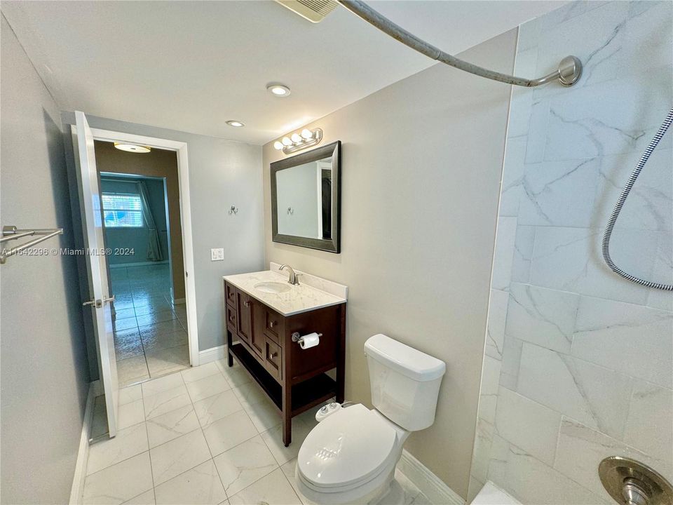 Active With Contract: $2,175 (1 beds, 1 baths, 1149 Square Feet)