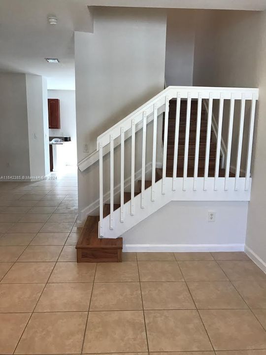 Active With Contract: $2,450 (3 beds, 2 baths, 1564 Square Feet)