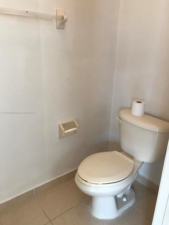 Active With Contract: $2,450 (3 beds, 2 baths, 1564 Square Feet)