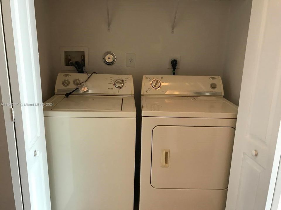 Active With Contract: $2,450 (3 beds, 2 baths, 1564 Square Feet)