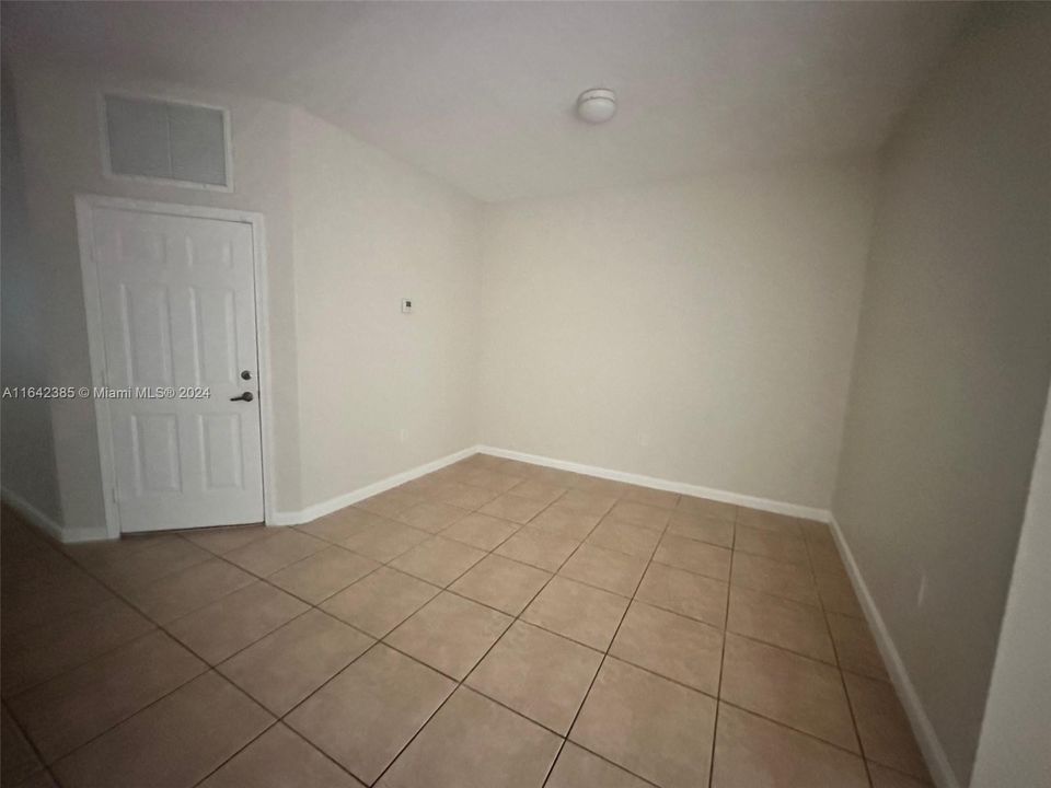 Active With Contract: $2,450 (3 beds, 2 baths, 1564 Square Feet)