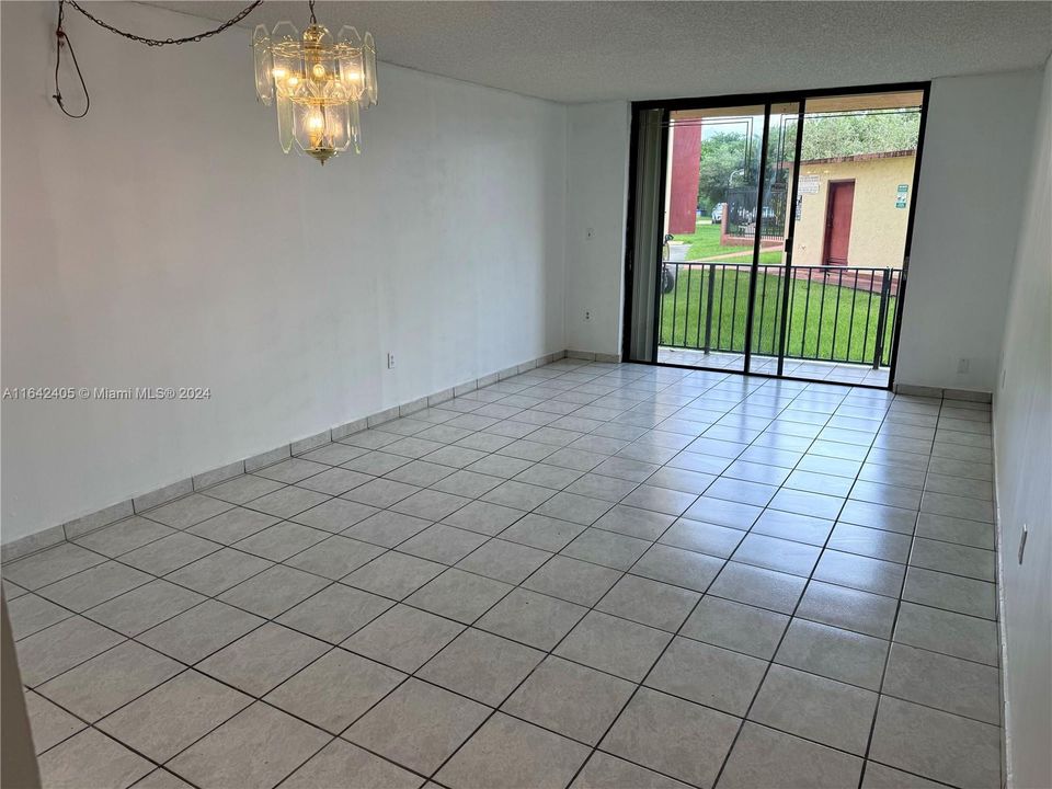 Activo con contrato: $199,000 (1 camas, 1 baños, 813 Pies cuadrados)