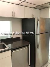 Active With Contract: $2,000 (2 beds, 2 baths, 898 Square Feet)