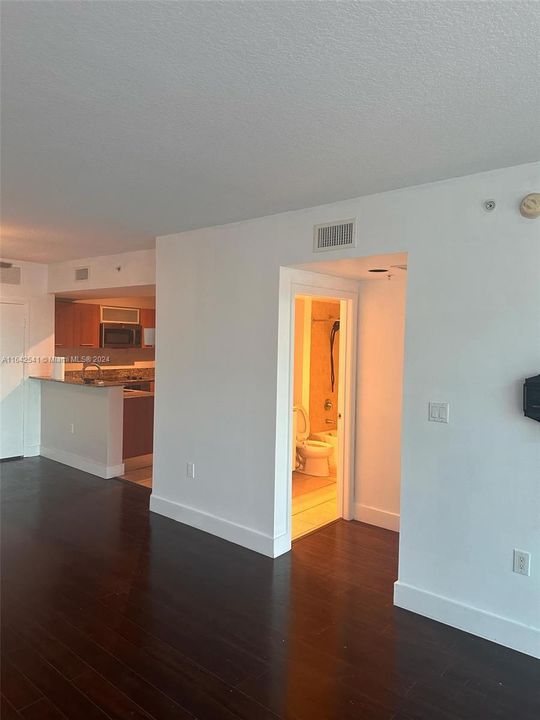 Recently Rented: $2,250 (1 beds, 1 baths, 797 Square Feet)