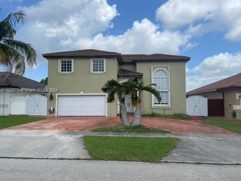 Active With Contract: $800,000 (4 beds, 3 baths, 2506 Square Feet)