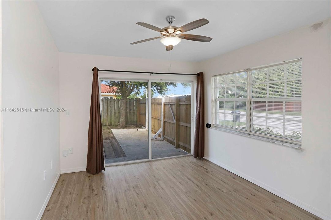 For Sale: $460,000 (3 beds, 2 baths, 1261 Square Feet)