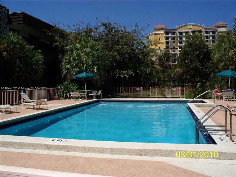 Recently Rented: $2,450 (2 beds, 2 baths, 1044 Square Feet)