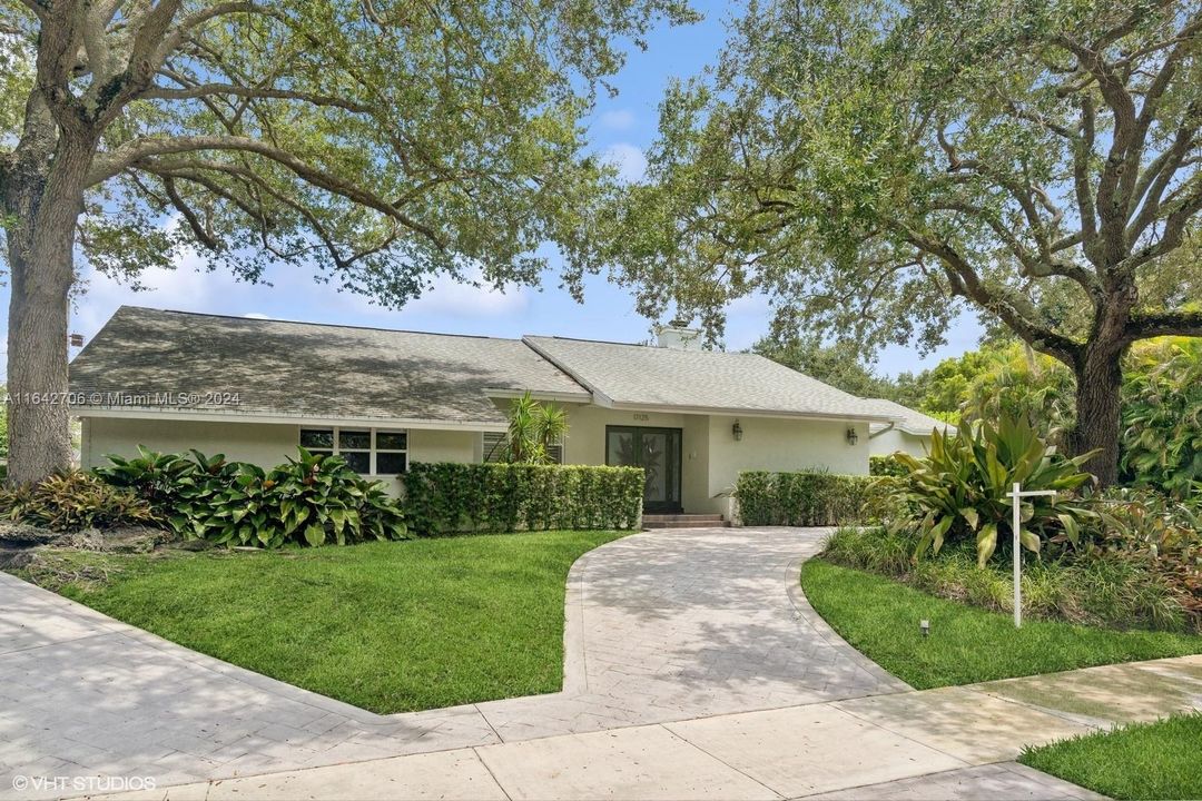 Active With Contract: $1,300,000 (4 beds, 3 baths, 2890 Square Feet)