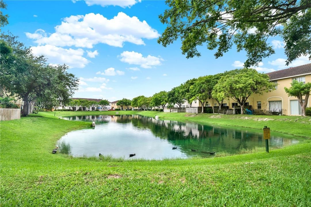 Recently Sold: $380,000 (4 beds, 3 baths, 1592 Square Feet)