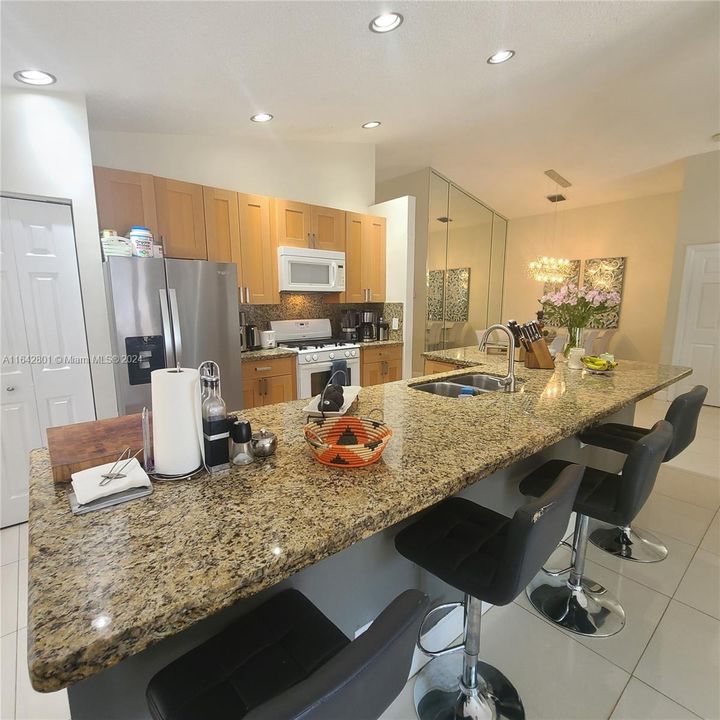 Active With Contract: $4,100 (3 beds, 2 baths, 1616 Square Feet)