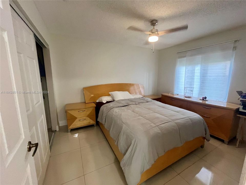 Active With Contract: $4,100 (3 beds, 2 baths, 1616 Square Feet)