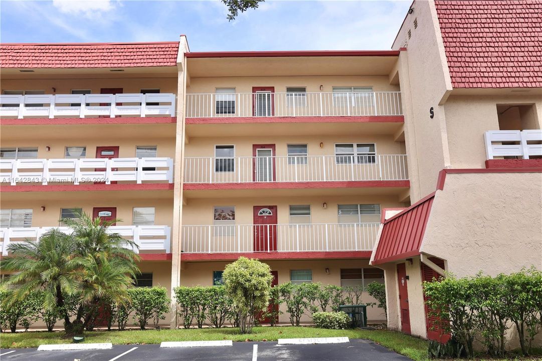 Недавно арендовано: $1,495 (2 спален, 2 ванн, 930 Квадратных фут)