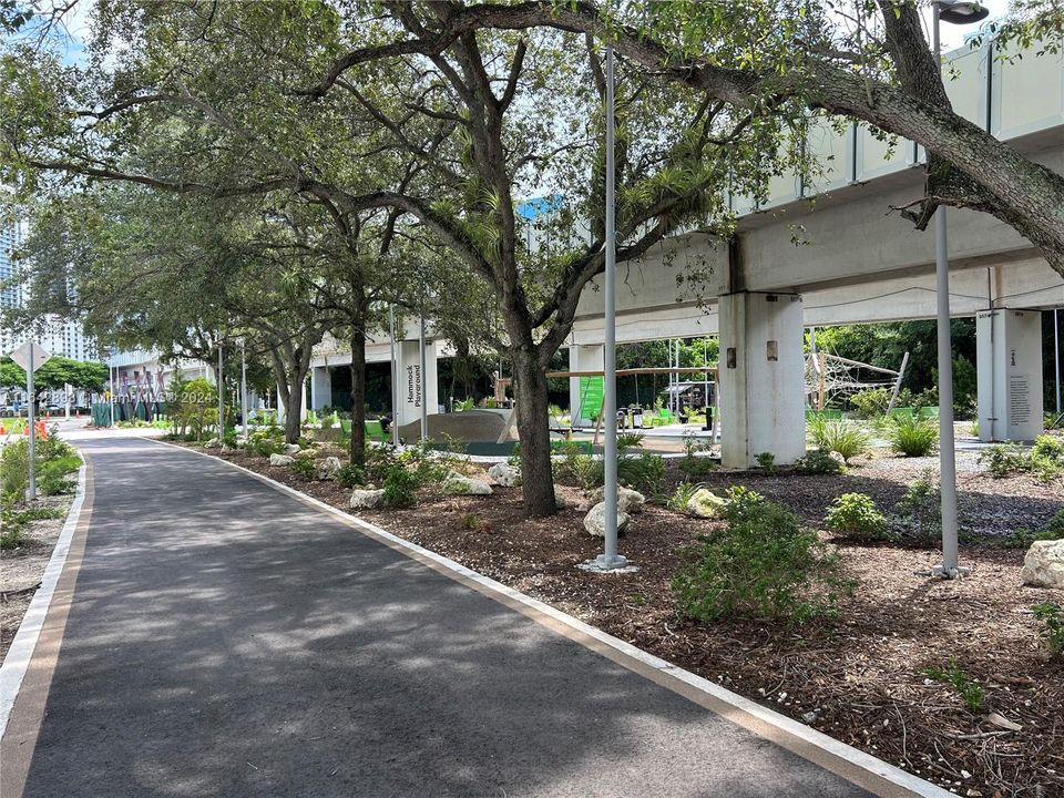 Active With Contract: $3,400 (2 beds, 2 baths, 1224 Square Feet)