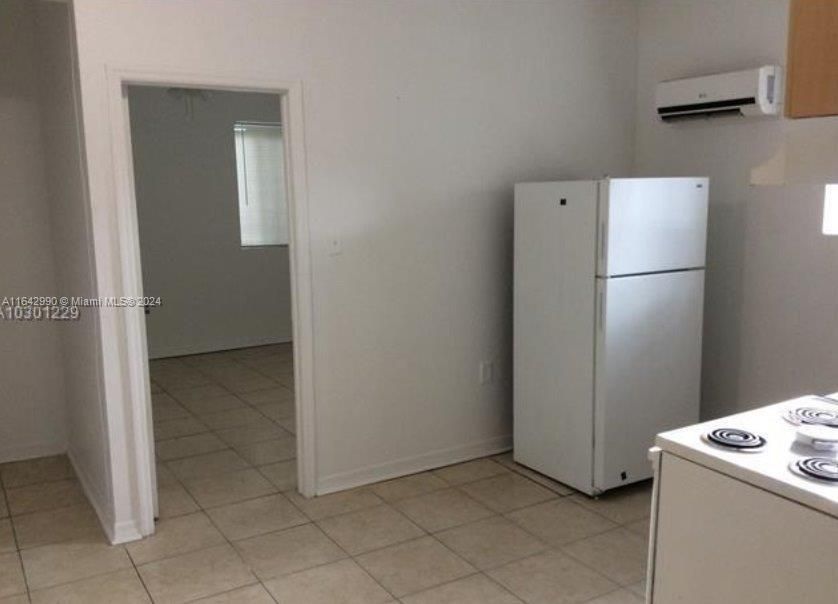 For Sale: $150,000 (1 beds, 1 baths, 465 Square Feet)