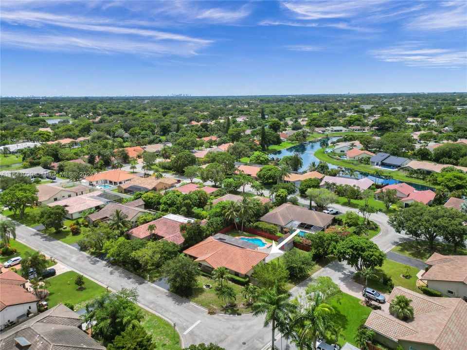 Active With Contract: $649,900 (3 beds, 2 baths, 1654 Square Feet)