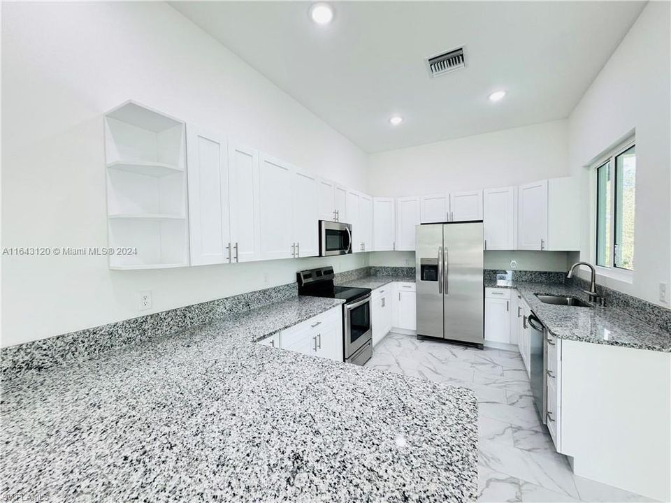 For Sale: $365,000 (3 beds, 2 baths, 1561 Square Feet)