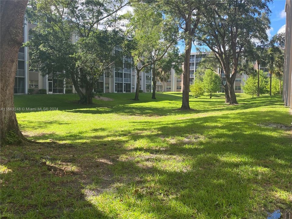 Recently Rented: $1,750 (2 beds, 2 baths, 990 Square Feet)