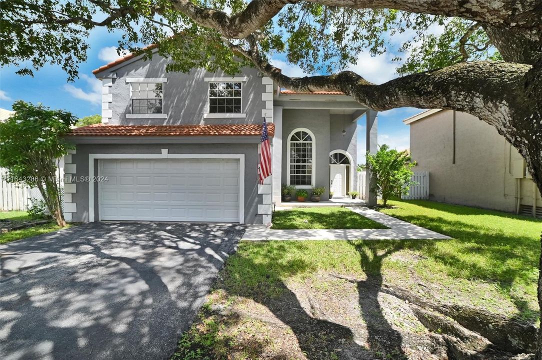 For Sale: $699,000 (3 beds, 2 baths, 1801 Square Feet)