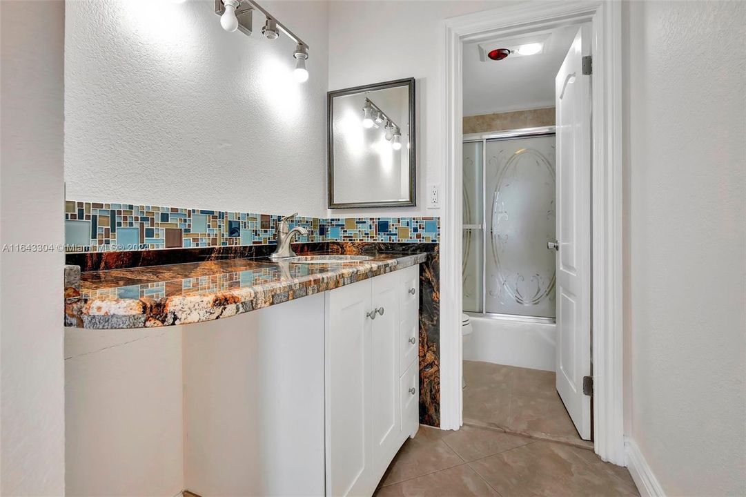 Recently Sold: $479,500 (2 beds, 2 baths, 1240 Square Feet)