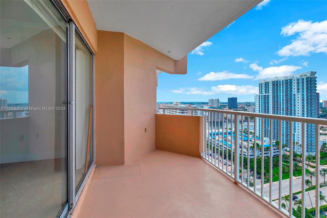 Recently Sold: $479,500 (2 beds, 2 baths, 1240 Square Feet)