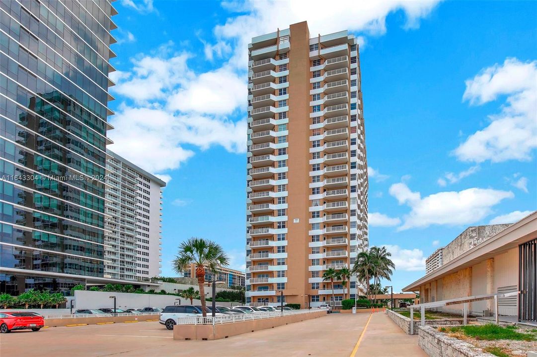 Recently Sold: $479,500 (2 beds, 2 baths, 1240 Square Feet)