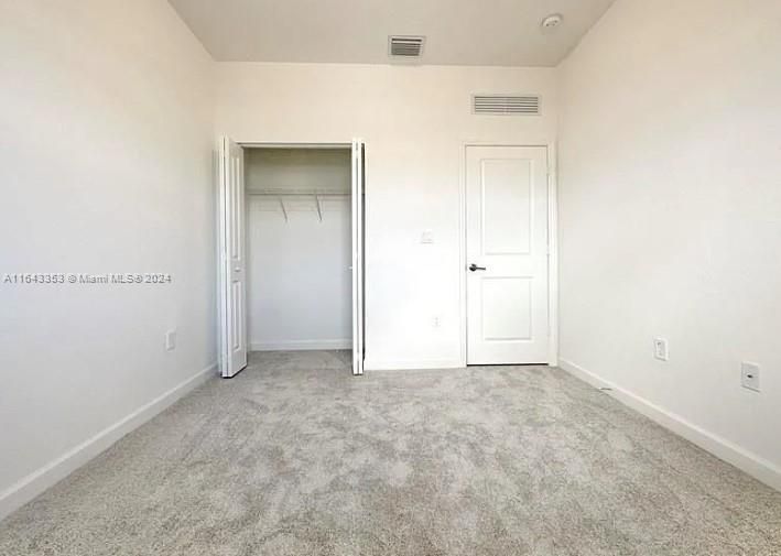 Active With Contract: $4,250 (4 beds, 2 baths, 1983 Square Feet)